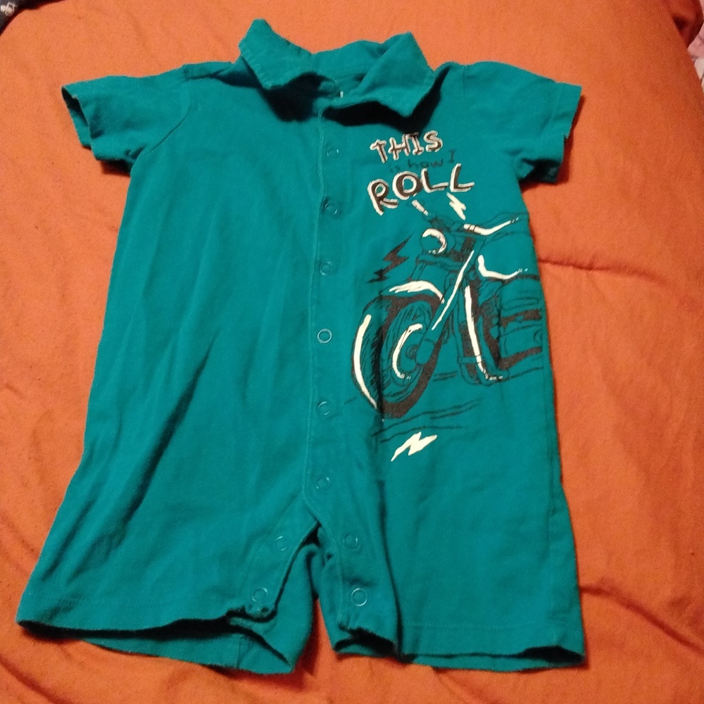 6 to 9m Short onsie